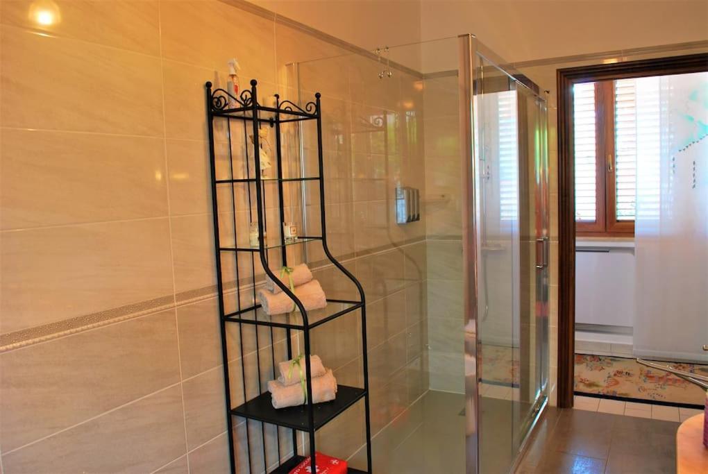 Sunny Courtyard Apartment Пьомбино Екстериор снимка
