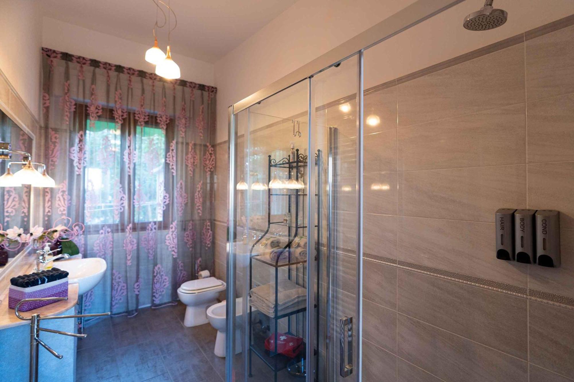 Sunny Courtyard Apartment Пьомбино Екстериор снимка