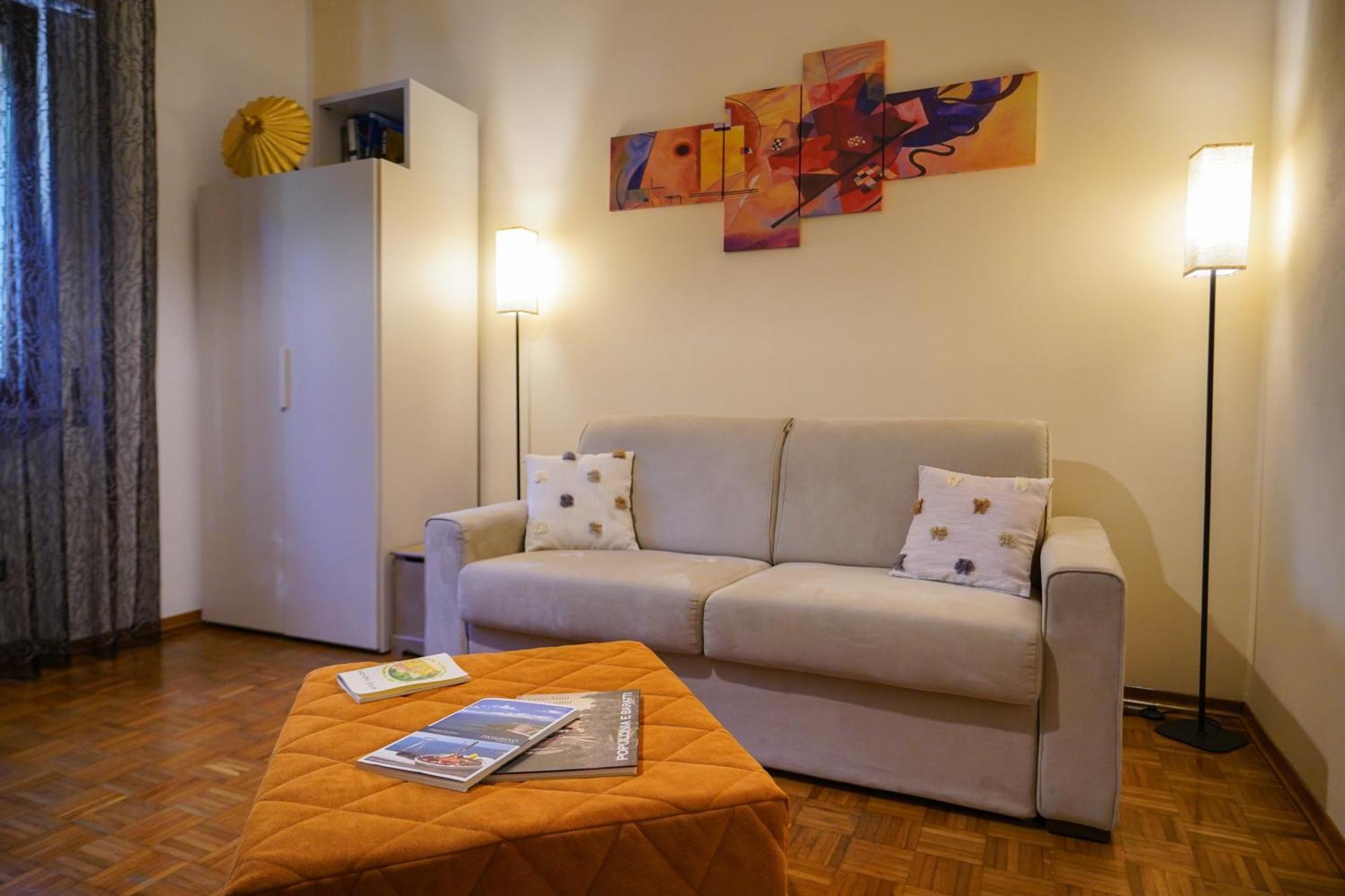 Sunny Courtyard Apartment Пьомбино Екстериор снимка